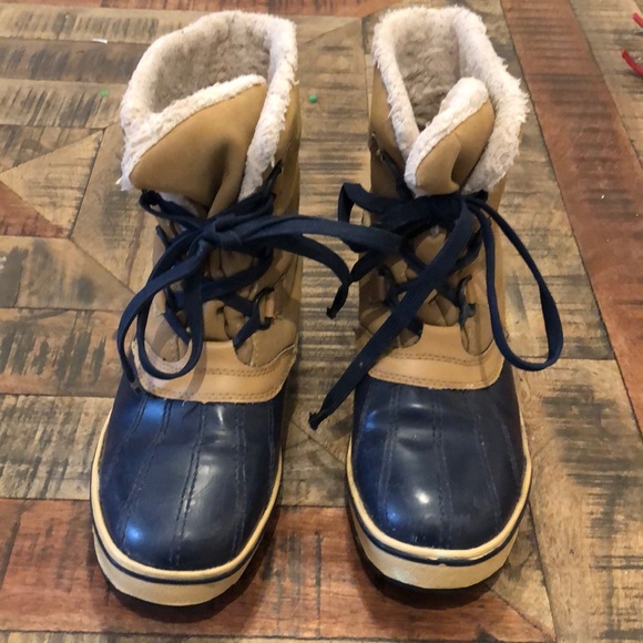 Winter Boots - Picture 2 of 3